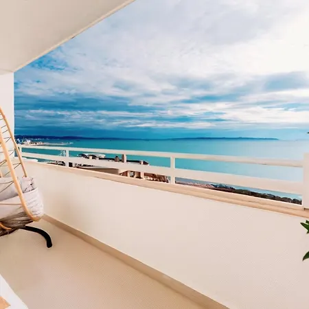 Premium Beachfront Residences Daire *