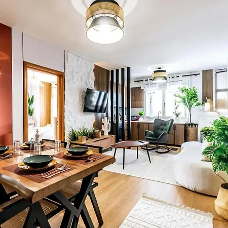 Premium Beachfront Residences Dıraç