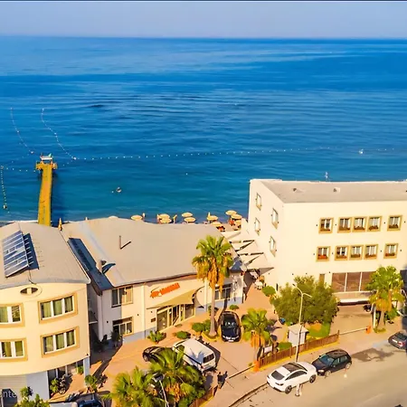 Daire Premium Beachfront Residences *